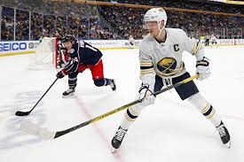 德州扑克“位置与范围”： 深度解析不同位置的起手牌强度建议。（德州扑克位置与范围详解：各位置起手牌强度与选择建议）