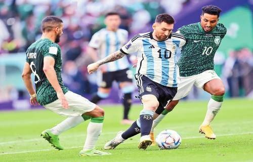 放以前就满员了，美加墨世界杯已经确认32个席位