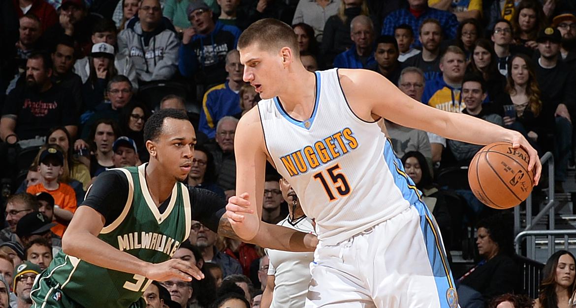 池中最亮眼 池中最亮眼