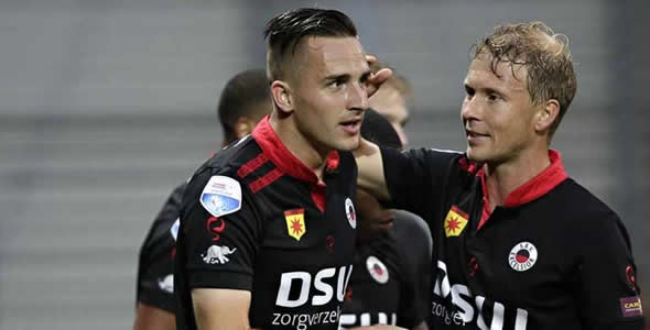 连入两球完 连入两球完