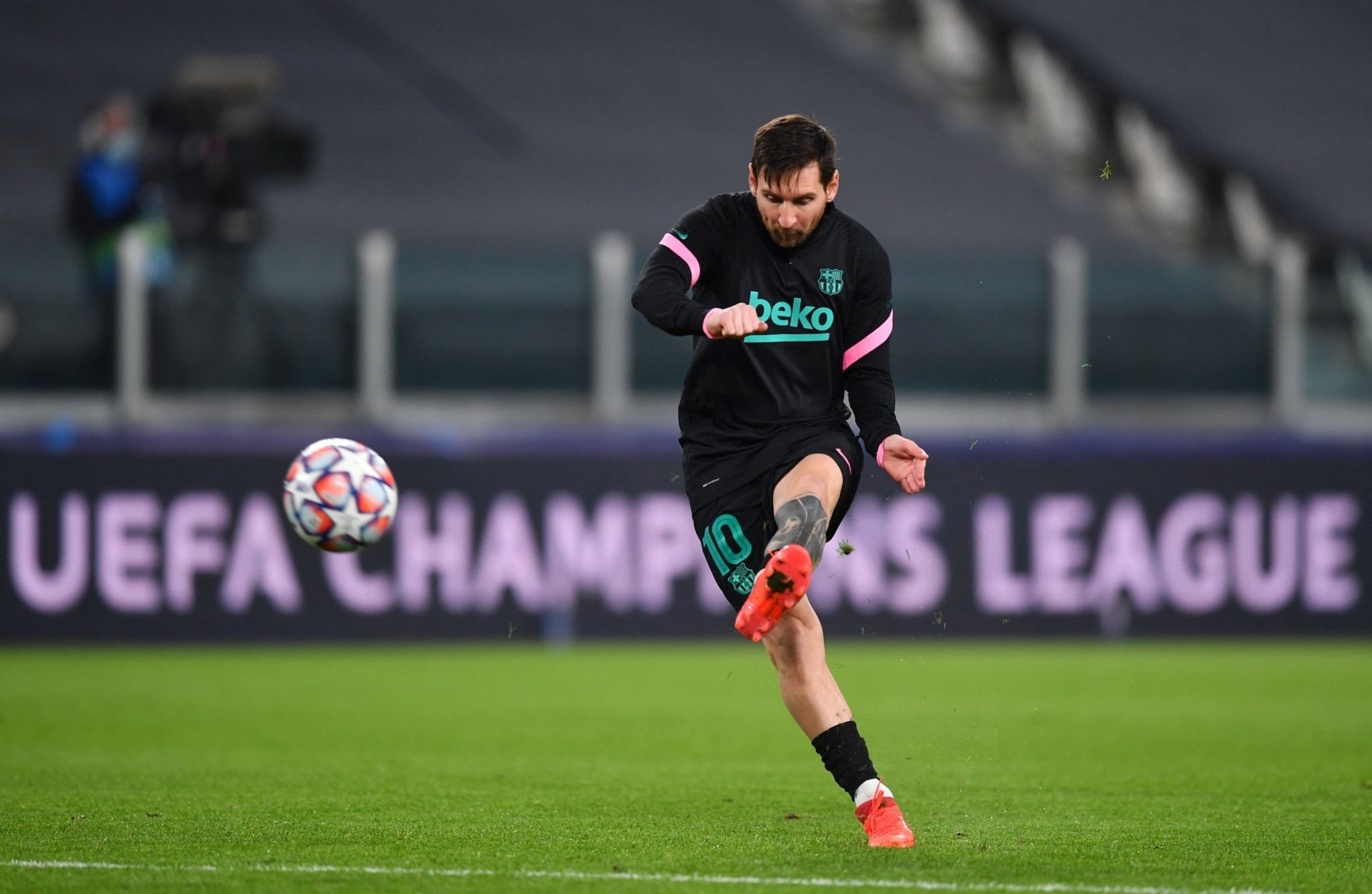 他在与西蒙 他在与西蒙